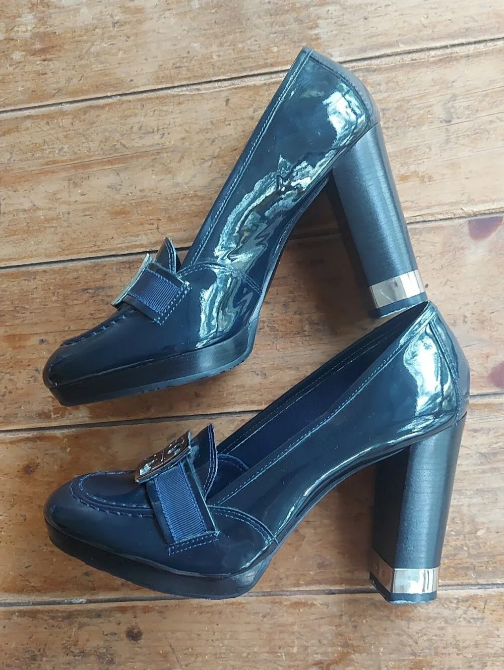 Tory Burch Black Patent Leather Loafers – Size 8M